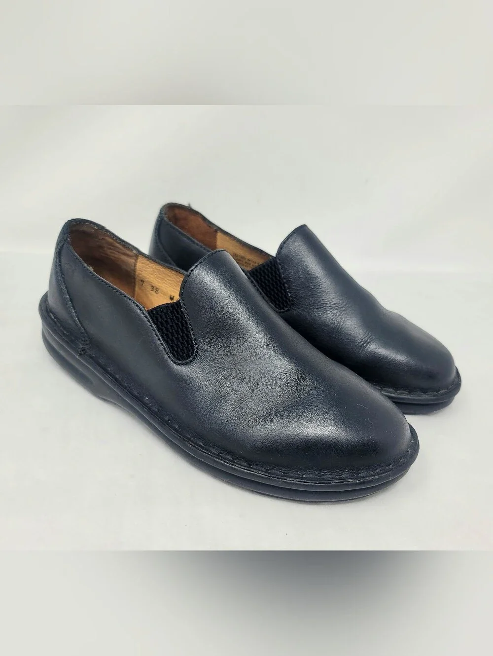 Born Womens Black Leather Slip On Cushioned Flats Walking Loafers Shoes Clean 7